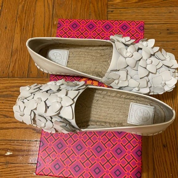 Shoes - Picture 3 of 4